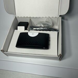 NEW Hum by Verizon Vehicle Diagnostics & Roadside Assistance Device Complete Kit